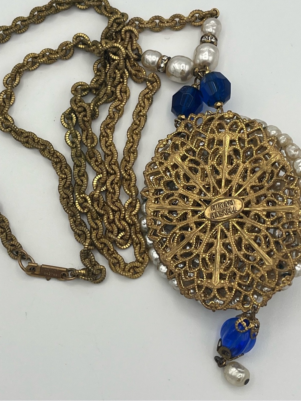 Signed Miriam Haskell Blue Rhinestone Pearl Filigree Pendant Necklace 28″ - Picture 5 of 7